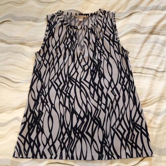 Banana Republic Tops - Banana Republic Navy Print Keyhole Sleeveless Top